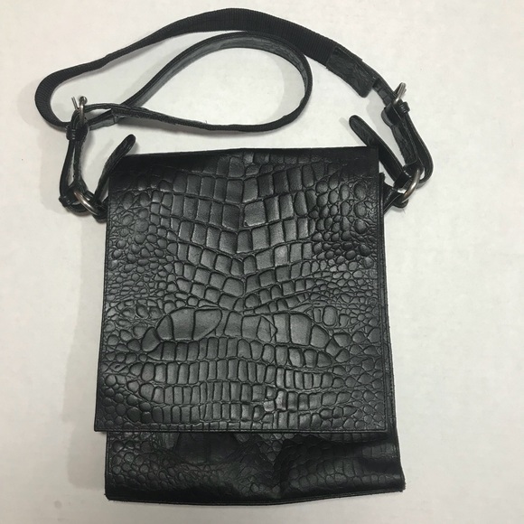 Wilsons Leather Handbags - Wilsons Leather Black Textured Shoulder Bag